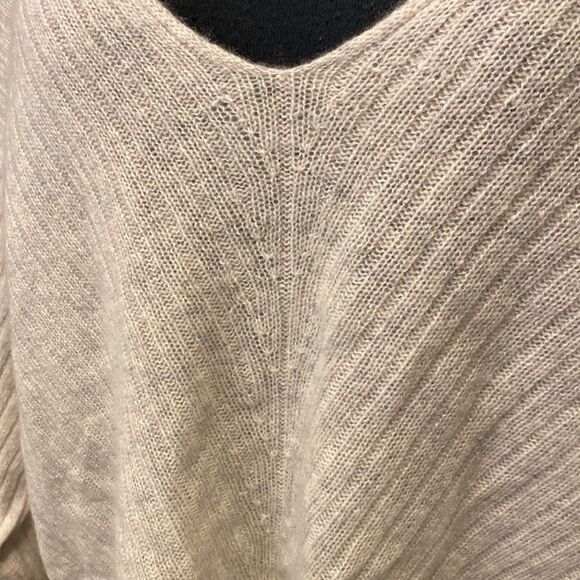 Free People Small Knit Heather Grey Oversized Sweater Wide V Neck - Picture 2 of 6